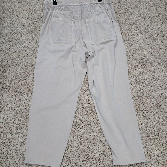 3817 Size XL/14 Old Navy High Rise Kaki Pants. - Picture 5 of 7
